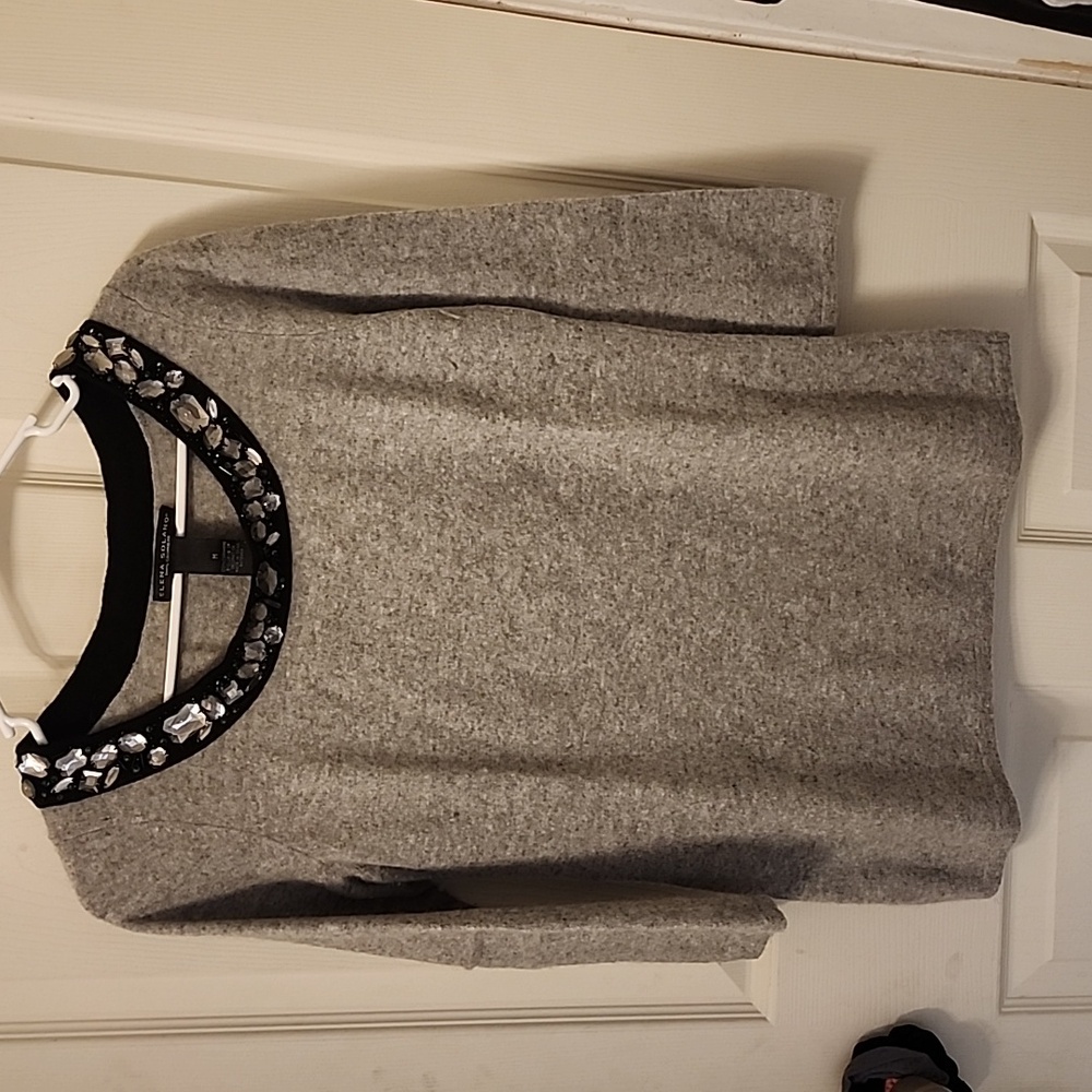 100% cashmere grey and black sweater with gemstone neckline